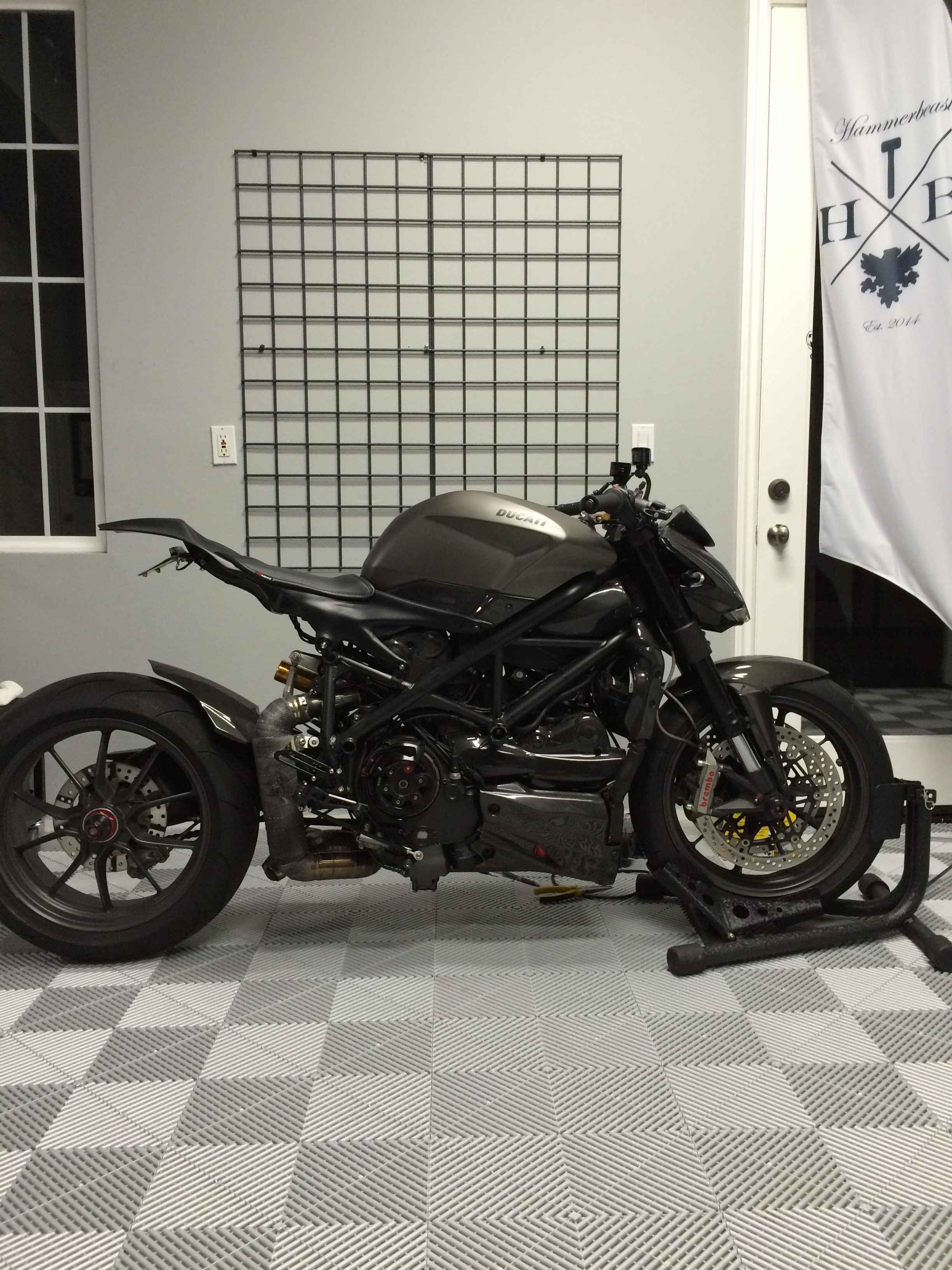 2010 Ducati Streetfighter photo 70